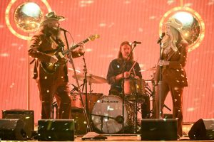 Chris Stapleton and Miranda Lambert Get Groovy With ‘A Song to Sing’ at 2025 CMA Awards