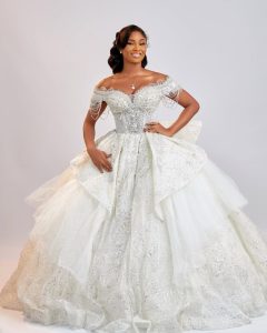 Regal Elegance Awaits You With This Sparkling White Wedding Bridal Look
