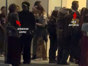Ben Affleck Sees Both Jennifer Garner and Jennifer Lopez at Son Samuel’s Show