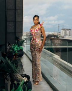 Bring Glitter and Floral Magic to Your Wedding Reception With This Gorgeous Bridal Look