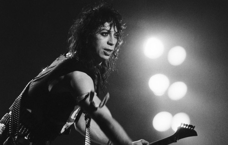 Former KISS guitarist Vinnie Vincent defends selling new CD single for $225
