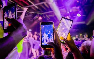 Half of all clubbers think that phones are ruining the dancefloor