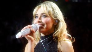 Sabrina Carpenter Gifts Fans ‘Man’s Best Friend’ Bonus Track Version: ‘Thank You for Such a Beautiful Year’