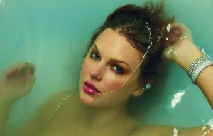 Taylor Swift donates $1million to Feeding America