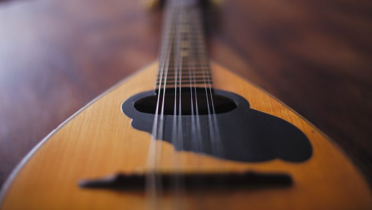 The Great Mandolin Heist of 2025 Has a Happy Ending as ‘Drunk’ Thief Returns the Goods